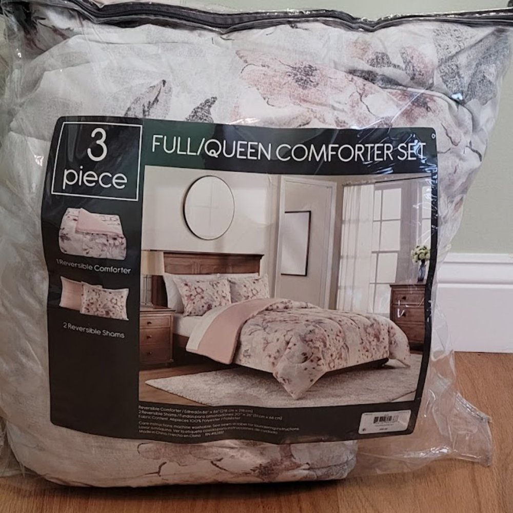 3 Piece Full/Queen Comforter Set in Blush